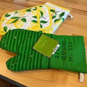 Kate spade oven mitts